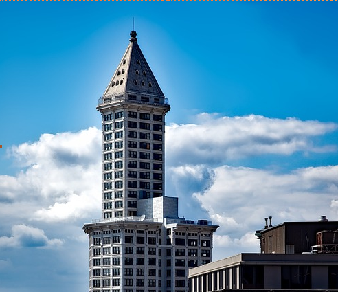 시애틀의 역사적인 ‘스미스 타워’ 건물이 시장에 나왔다