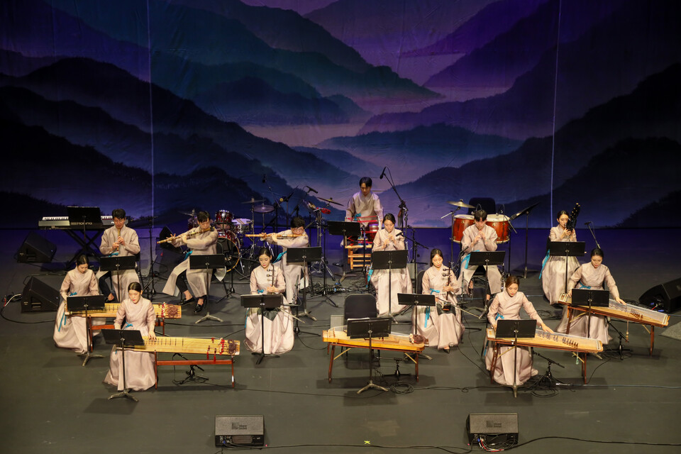 충주시립우륵국악단은 한 차원 높은 수준의 전통공연을 선보였다.
