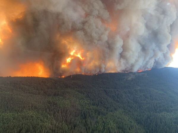 캐나다 서부 BC주, 산불로 수만 명 대피
