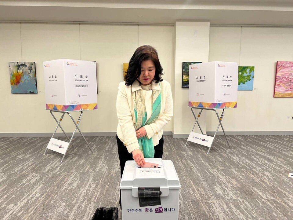 시애틀에서도 시작된 제22대 국회의원선거 재외투표…유권자들의 뜨거운 참여