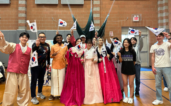 카미악 고등학교, 아시아 태평양계 미국인(AAPI) 문화의 밤 행사 성황리에 열려