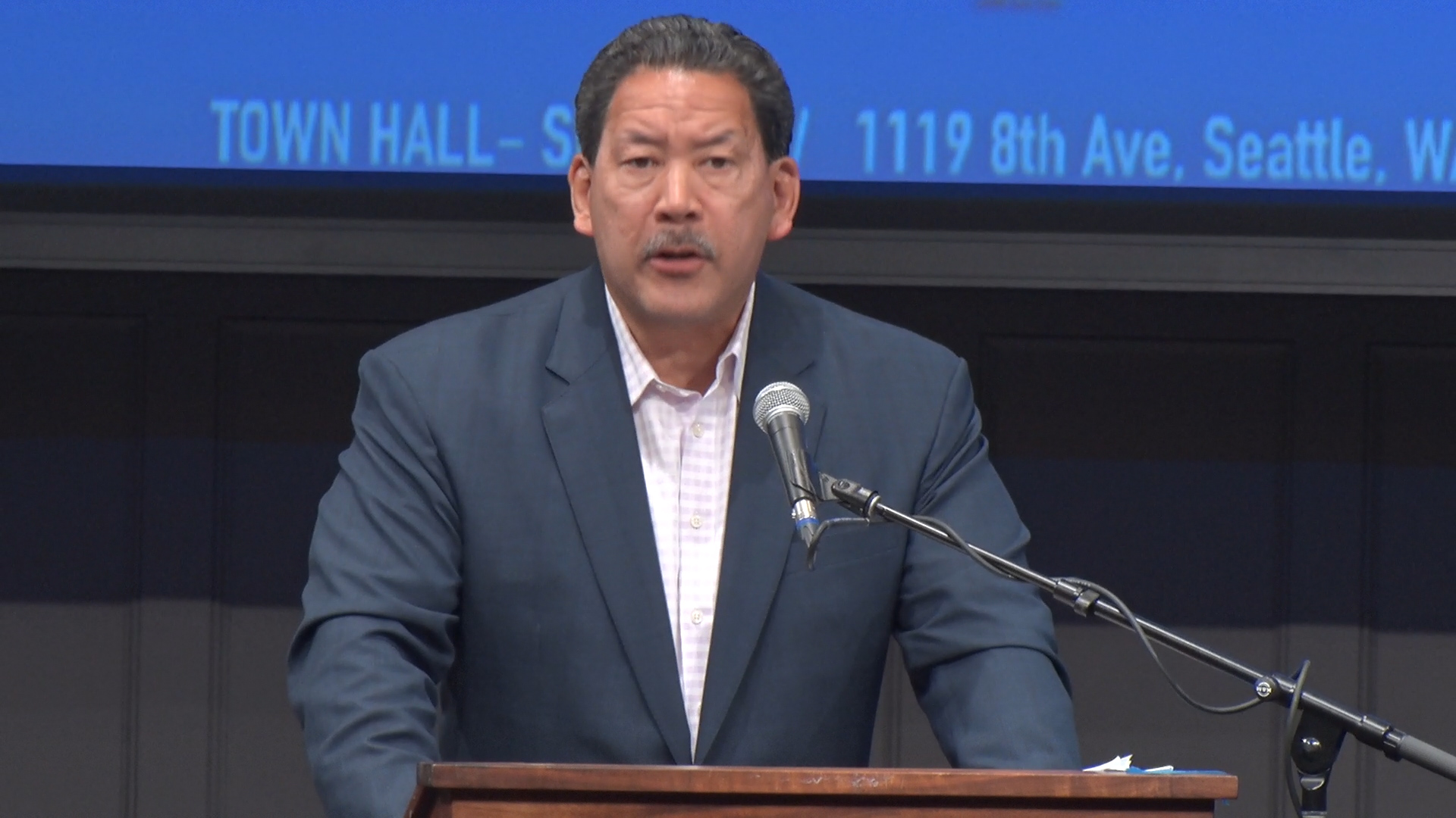 브루스 해럴 시애틀 시장, 윌슨에 패배 인정…”경제개발 계속되길”