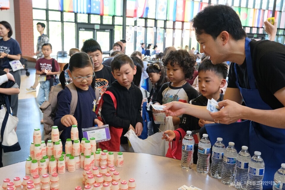 벨뷰통합한국학교 제15회 장날, 600여 명 한자리에 모여 한국 장터 문화 체험