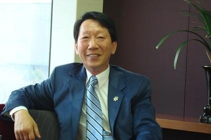 [엘리엇김의 감성과 지성] 8.15. 小考